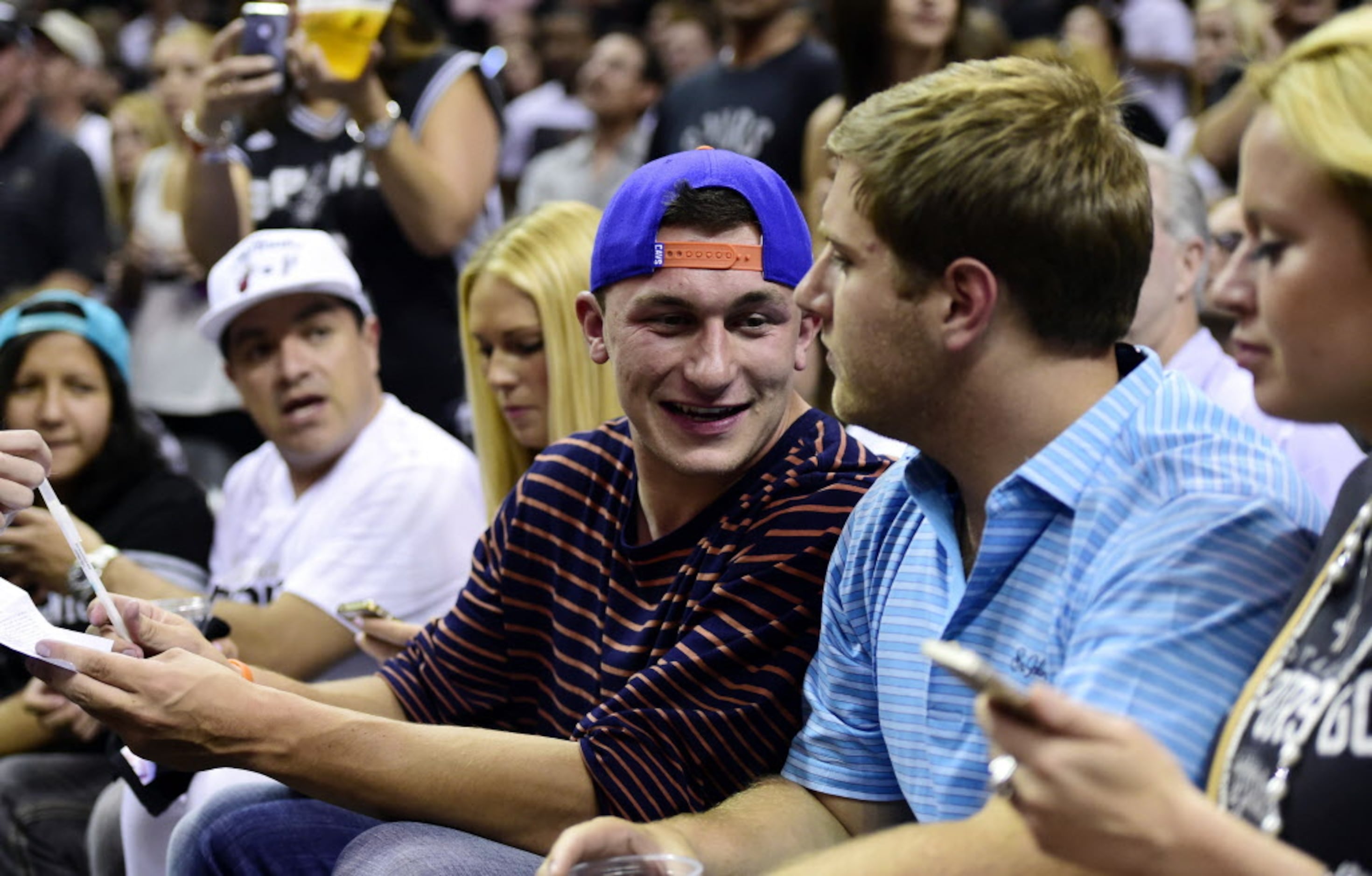 Cleveland Browns fans turn out to see Johnny Manziel