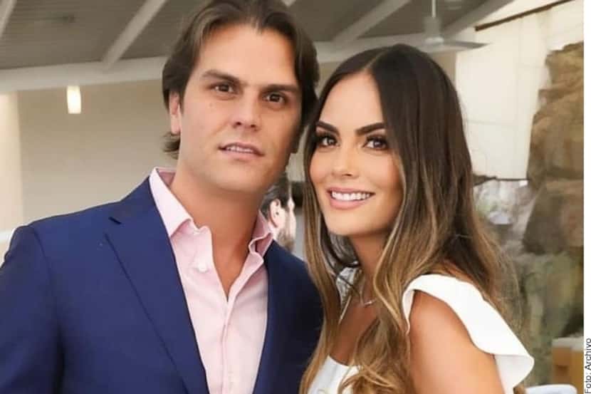 La modelo y ex Miss Universo Ximena Navarrete con su marido, Juan Carlos Valladares, quienes...