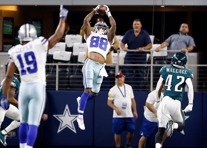 Dallas Cowboys' defense dominates the Eagles in home-opening 41-21 win