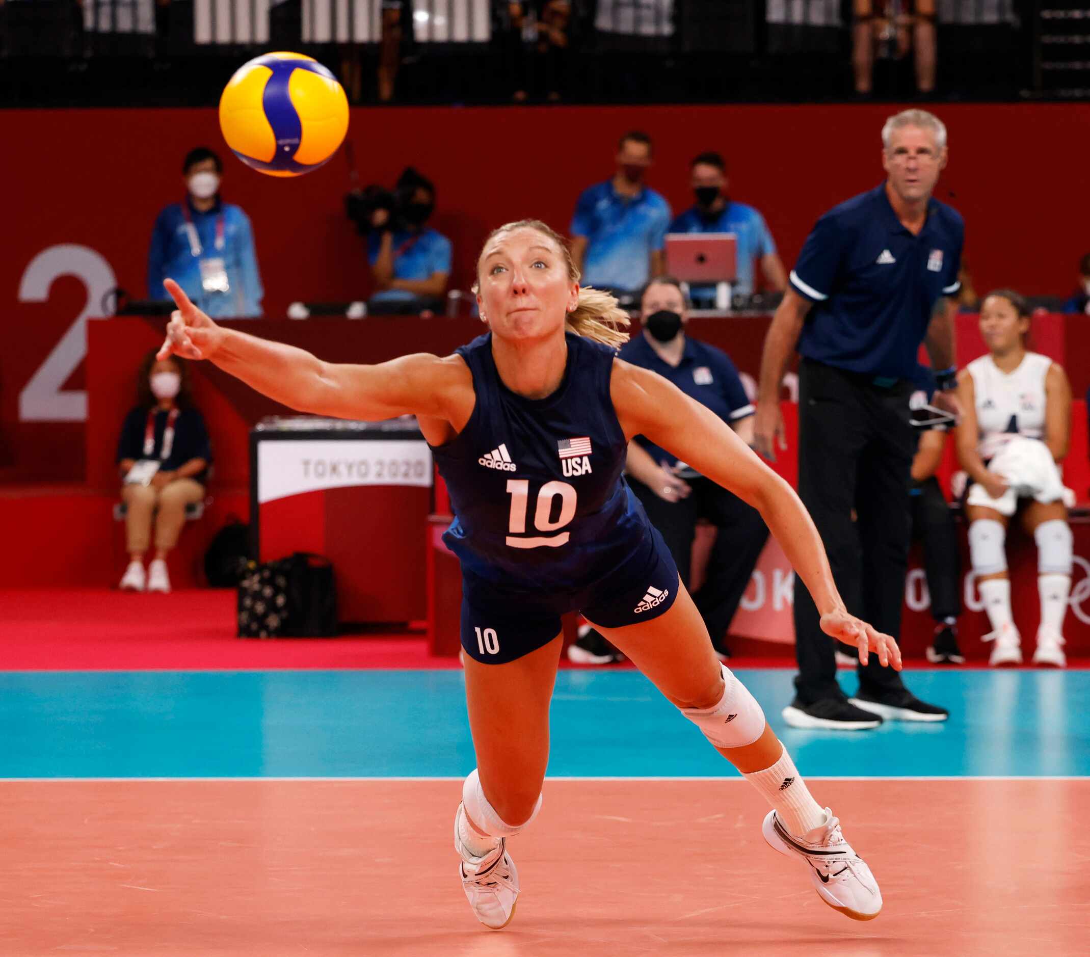 USA’s Jordan Larson (10) dives for the ball in a game against the Dominican Republic during...