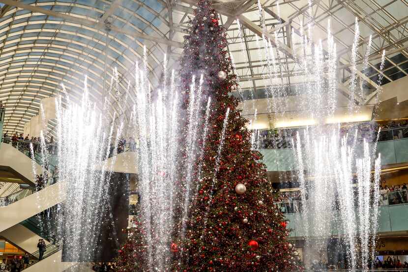 The Galleria Dallas Christmas tree