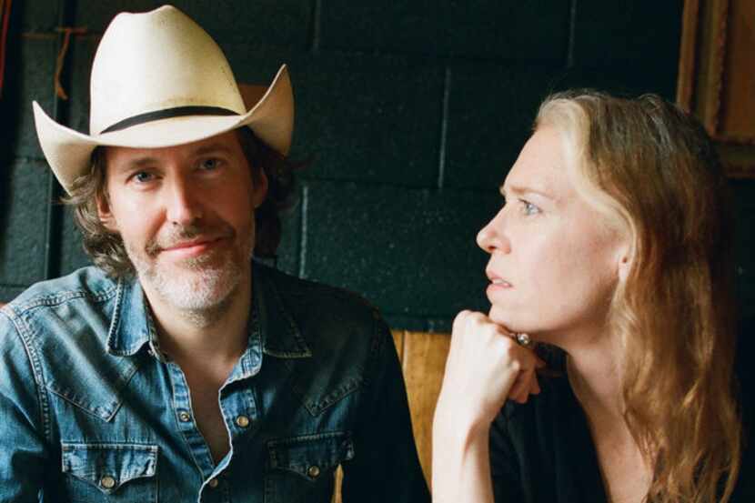 Dave Rawlings Machine features Dave Rawlings and Gillian Welch.  
