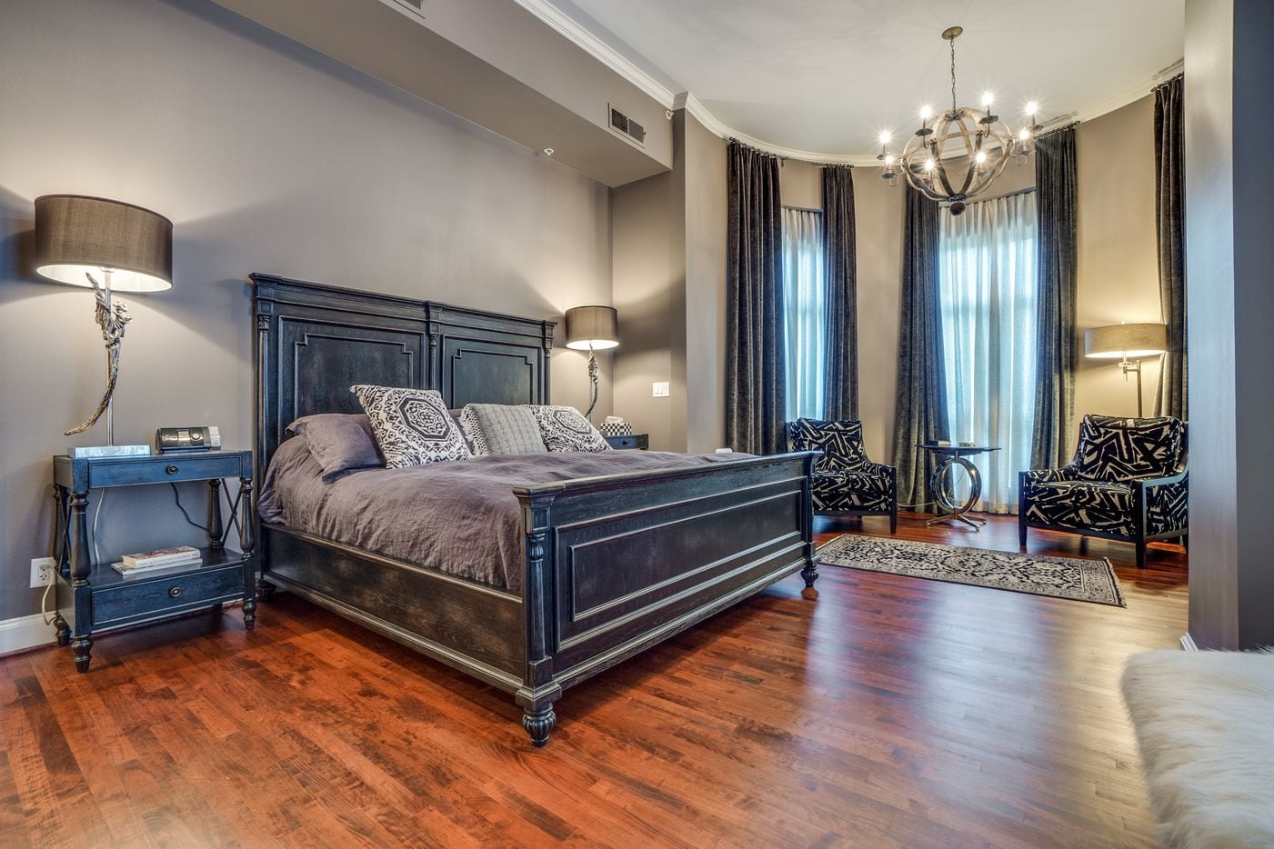 Take a look at the interior of 3401 Lee Parkway, Unit 3A at The Mayfair in Dallas, TX.