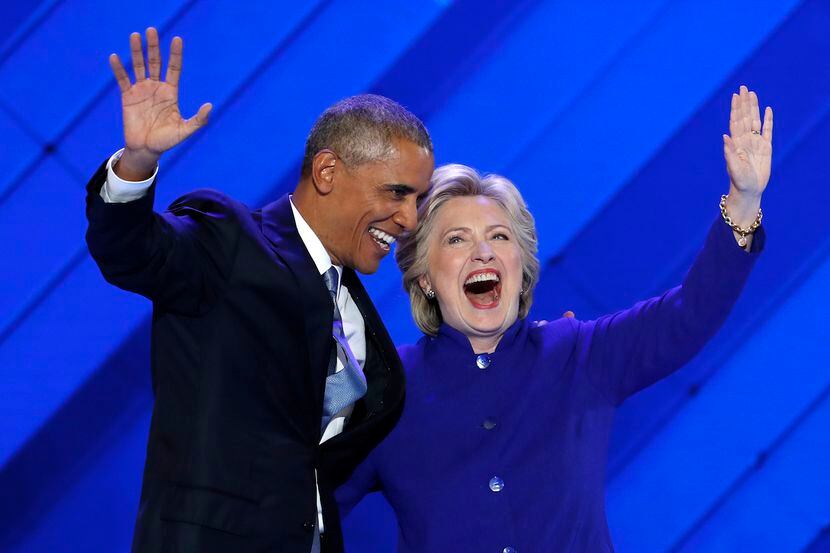 El presidente Barack Obama celebra la nominación de Hillary Clinton, en miércoles en...