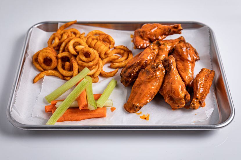 Buffalo Wild Wings rolls out football-inspired menu for fall 