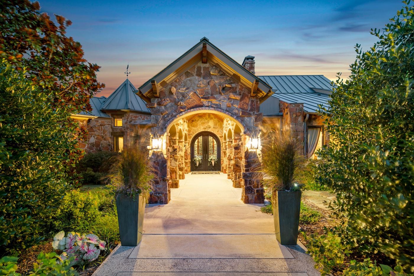 The exterior of 3 Stonebriar Way in Frisco, TX.