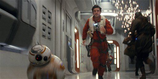 Oscar Isaac en el papel de Poe Dameron en una escena de la película “Star Wars: The Last...
