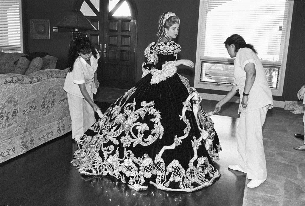 Debutante and Her Maids, Laredo, Texas, February 18, 1994