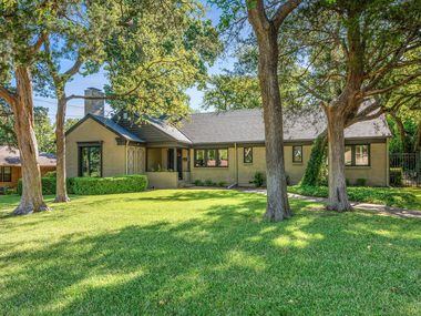 A look at 648 N. Manus Drive in Dallas, one of the houses on the 2019 Heritage Oak Cliff...