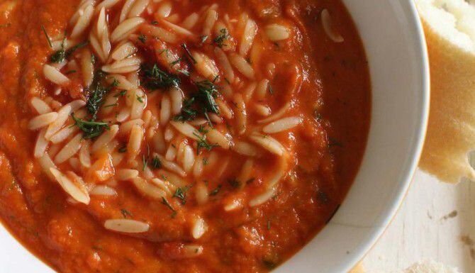 Sopa de tomate, orzo y eneldo (AP/MATTHEW MEAD)
