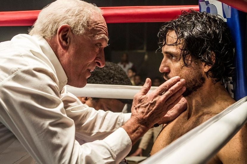 Robert De Niro (izq.) junto a Édgar Ramírez en una escena de “Hands of Stone”. (AP/FOTOS:...