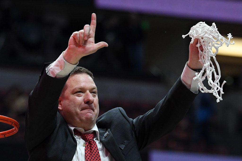 ANAHEIM, CALIFORNIA - MARCH 30: Head coach Chris Beard of the Texas Tech Red Raiders cuts the net after defeating the Gonzaga Bulldogs during the 2019 NCAA Men's Basketball Tournament West Regional at Honda Center on March 30, 2019 in Anaheim, California. (Photo by Harry How/Getty Images)