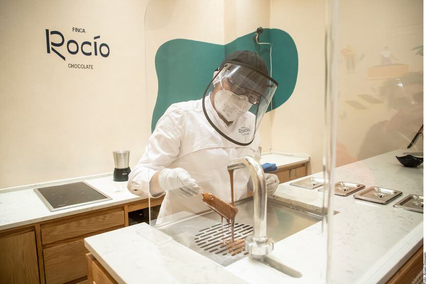 La empresa Chocolates Rocío, creada por los hijos de AMLO, abrió una tienda en República de...