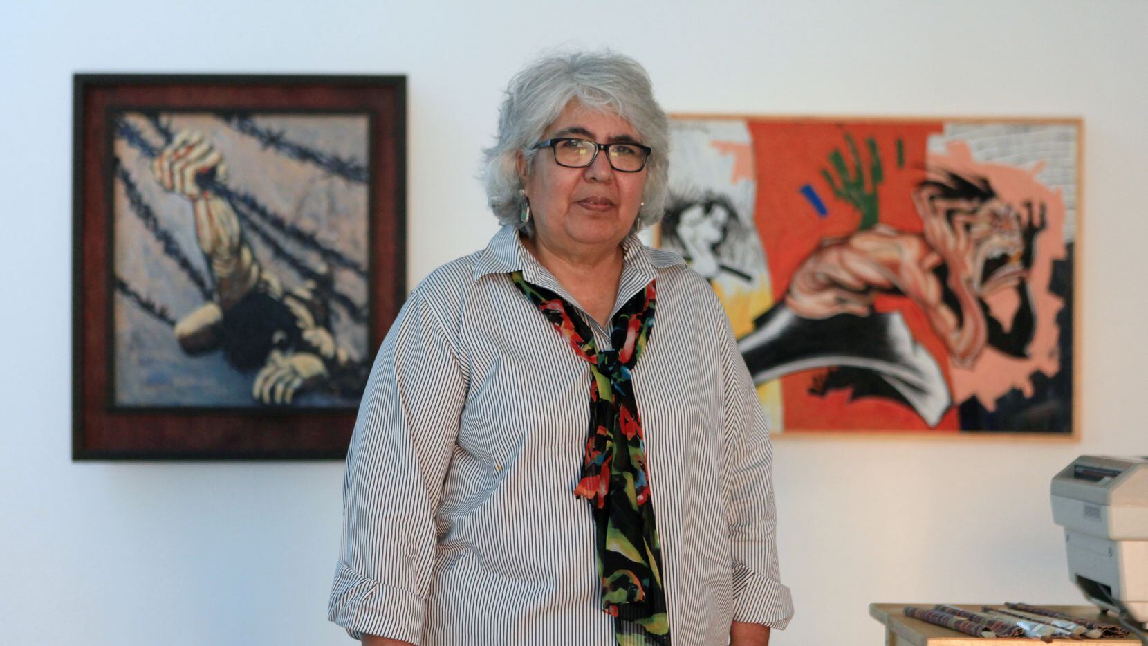 La artista Viola Delgado recibirá un galardón de DFW Hispanic 100.