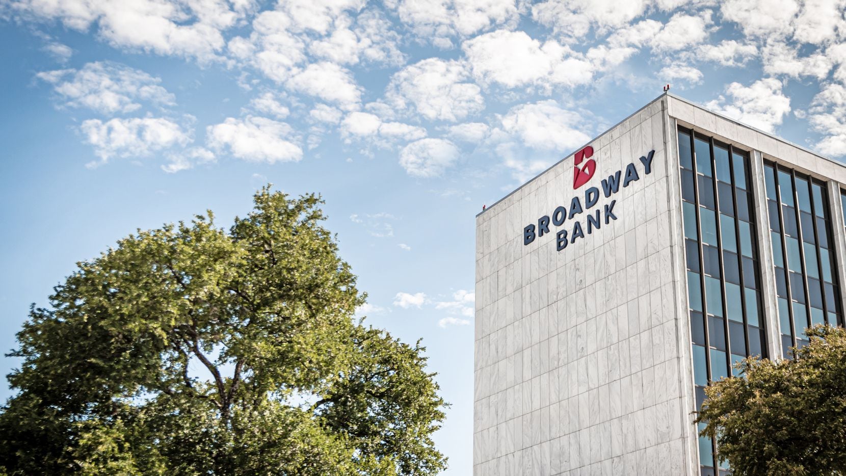 San Antonio-based Broadway Bank is expanding northward for the first time in its 81-year...
