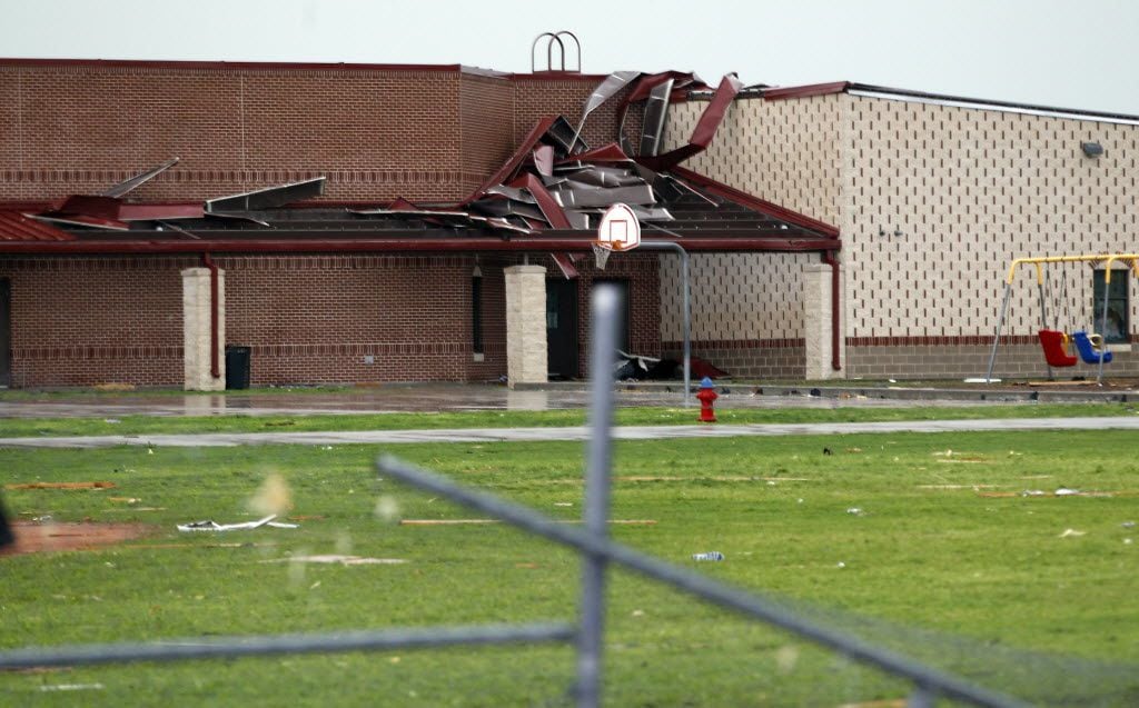 Students return to Crosby Elementary in Forney after tornado ripped off roof