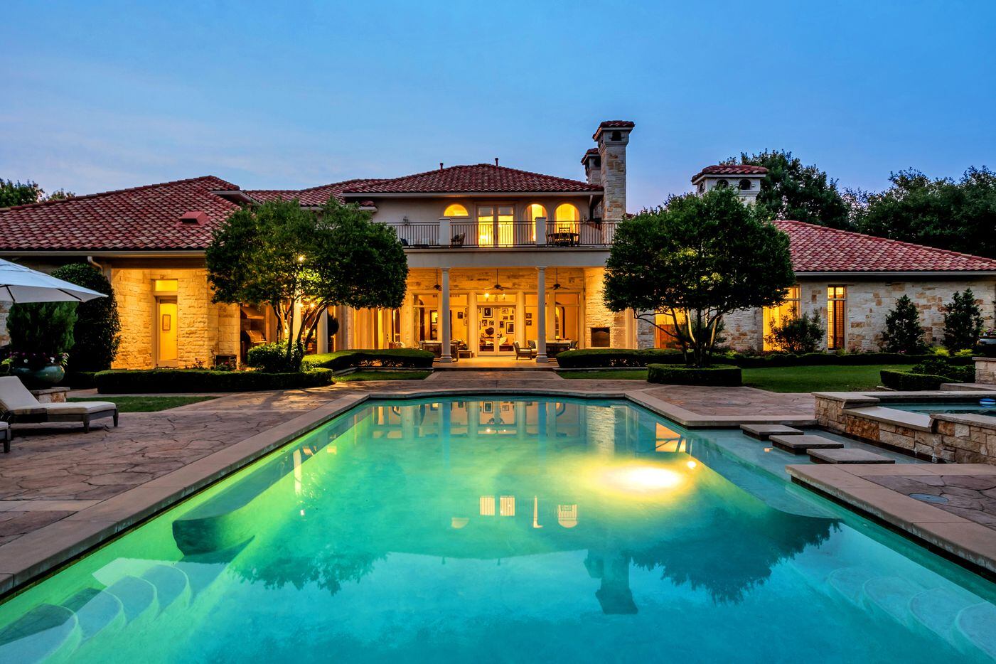 Take a look at the home at 5810 Park Lane in Dallas.
