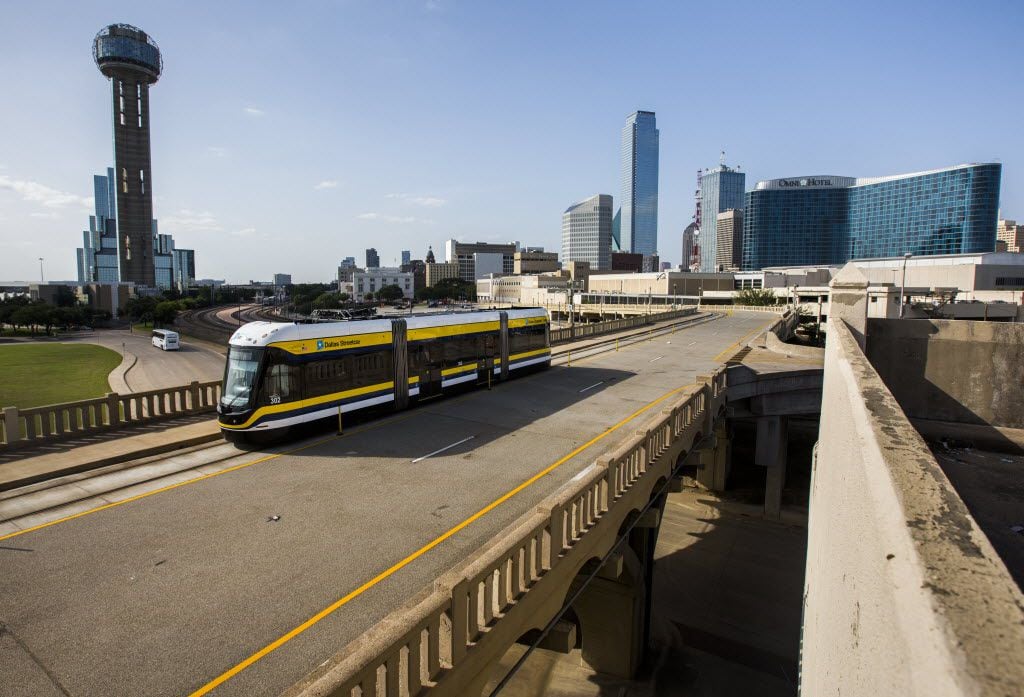 A Dallas streetcar runs across the Houston Street viaduct. (File Photo/Ashley Landis)