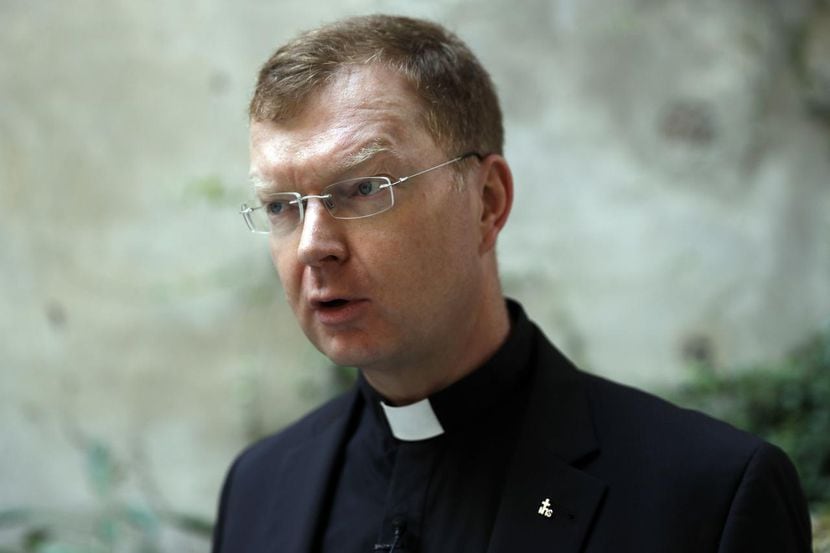 El sacerdote Hans Zollner participará en la comisión del papa Francisco que invita a sus...