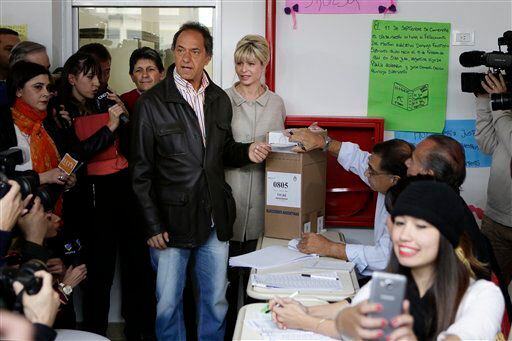 El gobernador de Buenos Aires y candidato presidencial del partido gobernante Daniel Scioli...