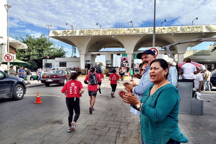 
Well-wishers clapped Saturday as runners sprinted along Avenida Juárez in Ciudad Juárez on...