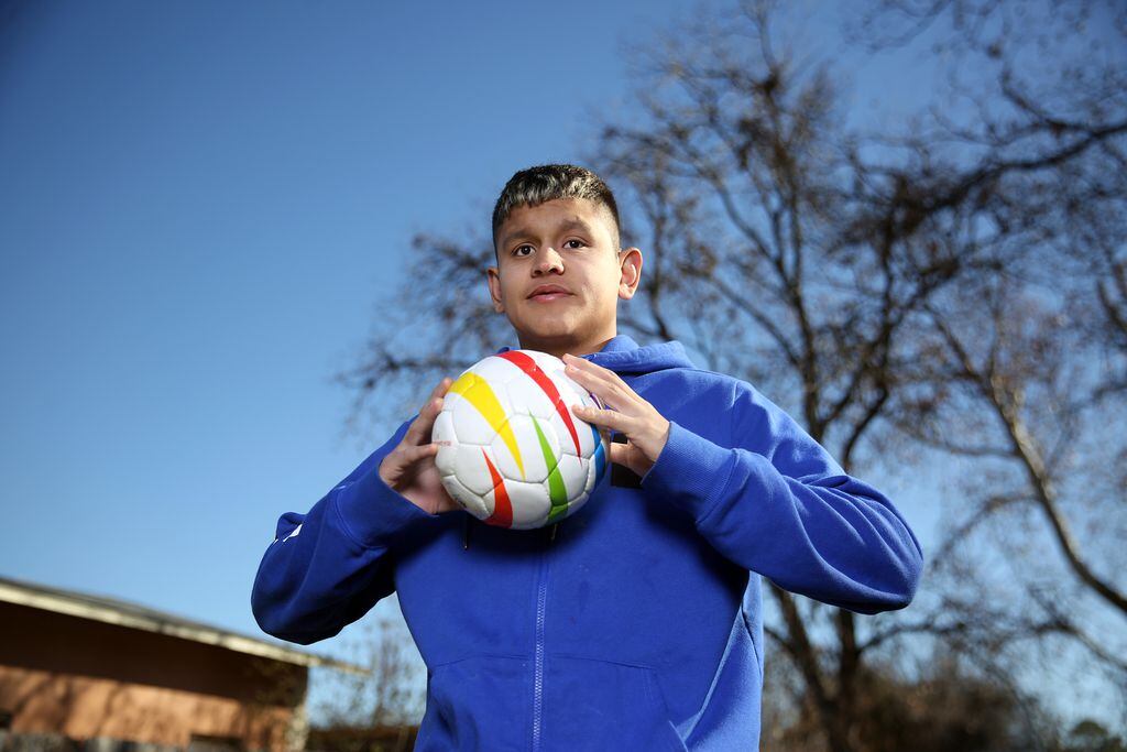 Ricardo Castañeda, de 17 años, espera poder integrar el equipo paralímpico, pese a su ceguera.