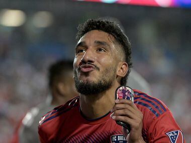 FC Dallas forward Jesús Ferreira (10) blows a kiss while celebrating a goal in the second...