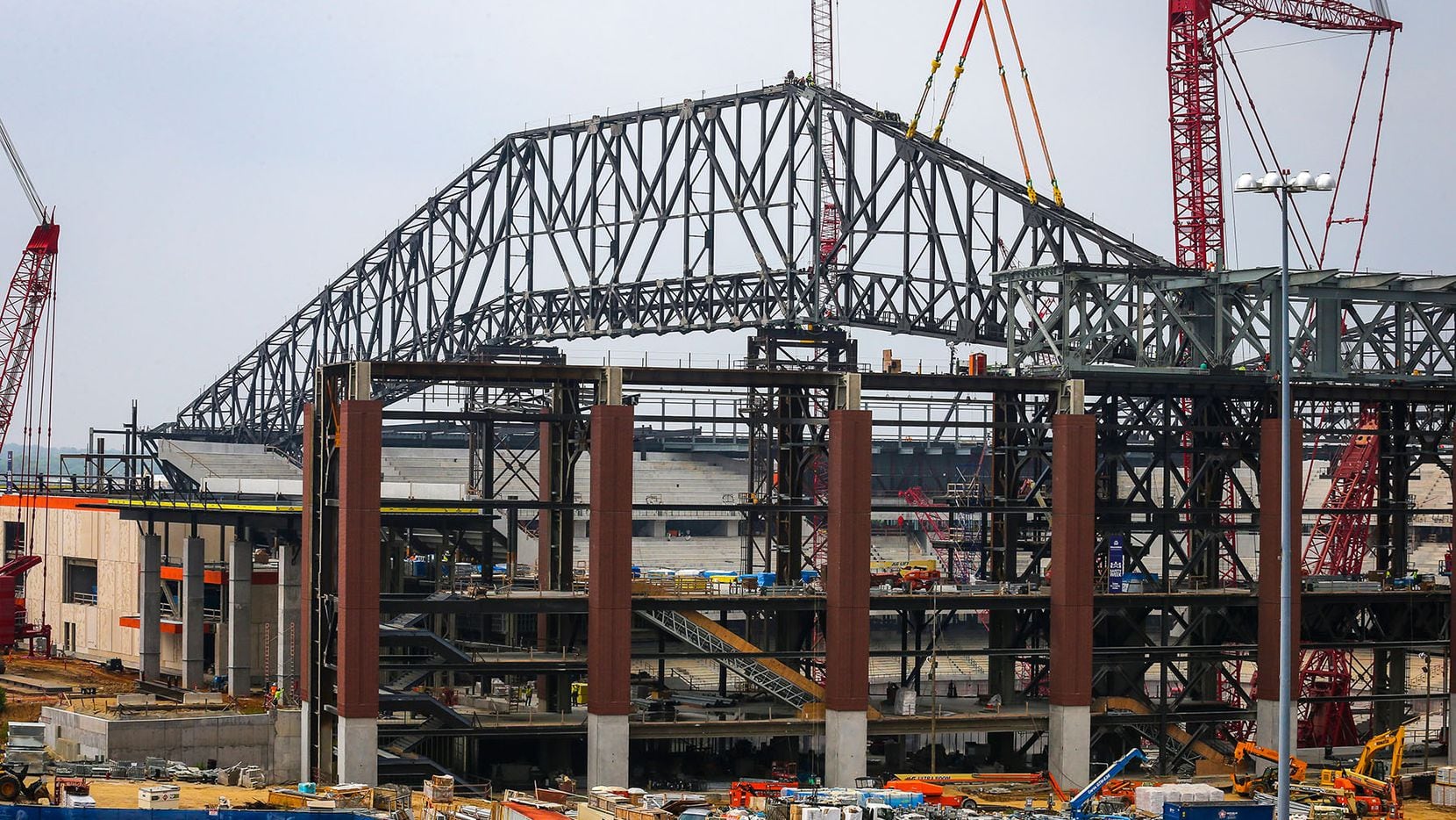 NEW PHOTOS: Globe Life Field reaches construction milestone with eastern roof truss installed ...