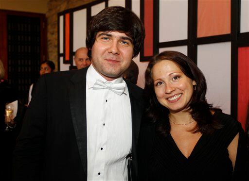 Vadym Khodolenko, posa con su esposa Sofya Tsygankova, durante la Gala Cliburn 2014 en el...