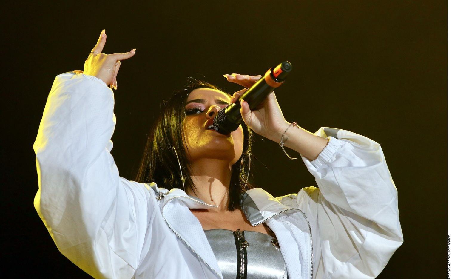 La cantante Becky G asegura que ella es “pocha power”, al igual que la desaparecida vocalista de Los Dinos.