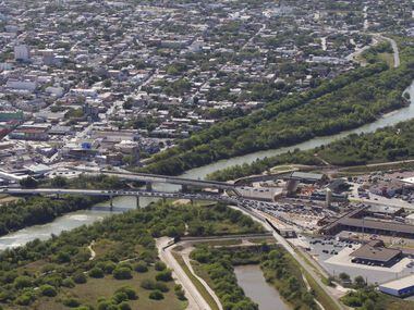 Reynosa, Mexico, left, and the Hidalgo Port of Entry on the Mcallen-Hidalgo-Reynosa...