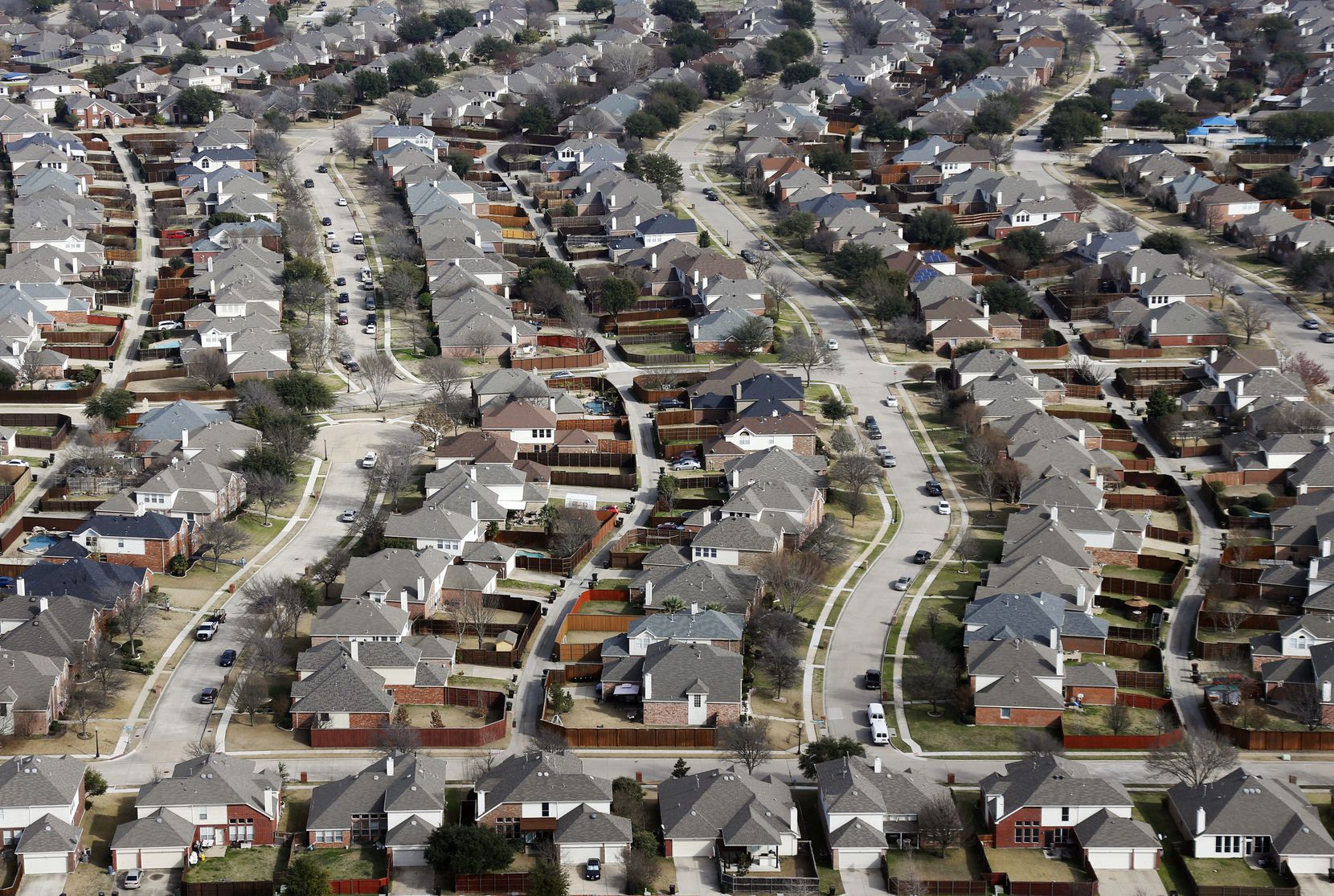 Builders have started more than 3,000 rental houses in the D-FW area this year.