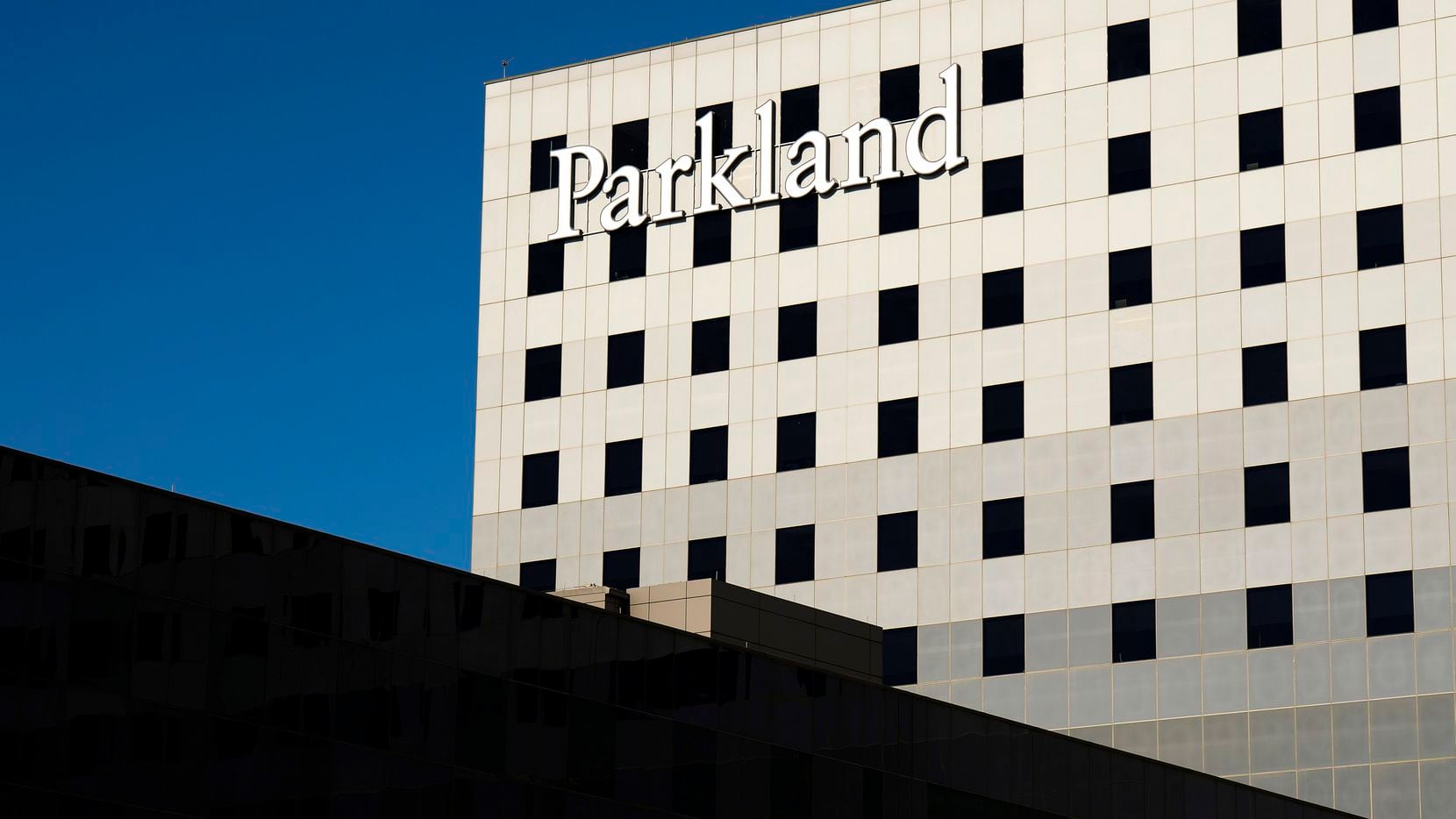 El Hospital Parkland tendrá una feria de trabajo virtual para contratar enfermeros, personal...