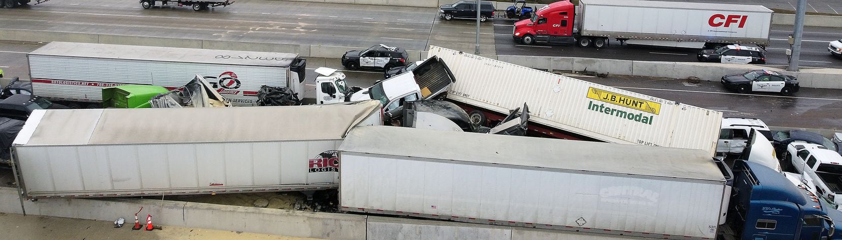 Mass casualty wreck on I-35W and Northside Drive in Fort Worth, Texas on Thursday, February 11, 2021. (Lawrence Jenkins/Special Contributor)