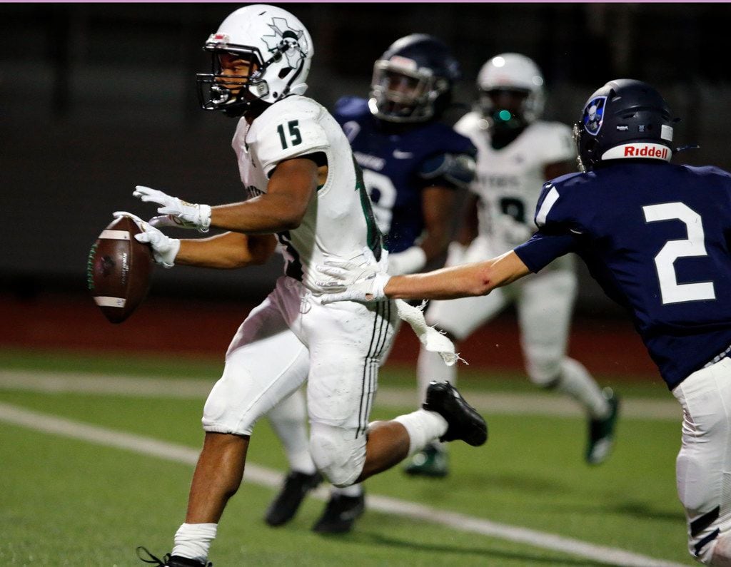 Mesquite Poteet's Xzaveon Jeans (15) cuts through the The Wylie East defense for a touchdown...