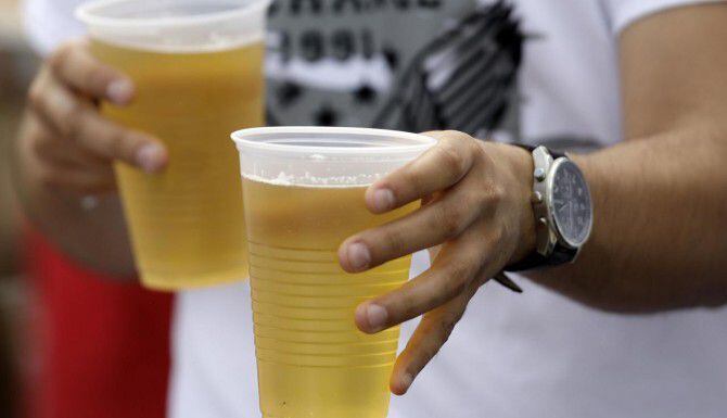 Un estudio reveló que muchos estadounidenses consumen hasta 8 bebidas alcohólicas en...